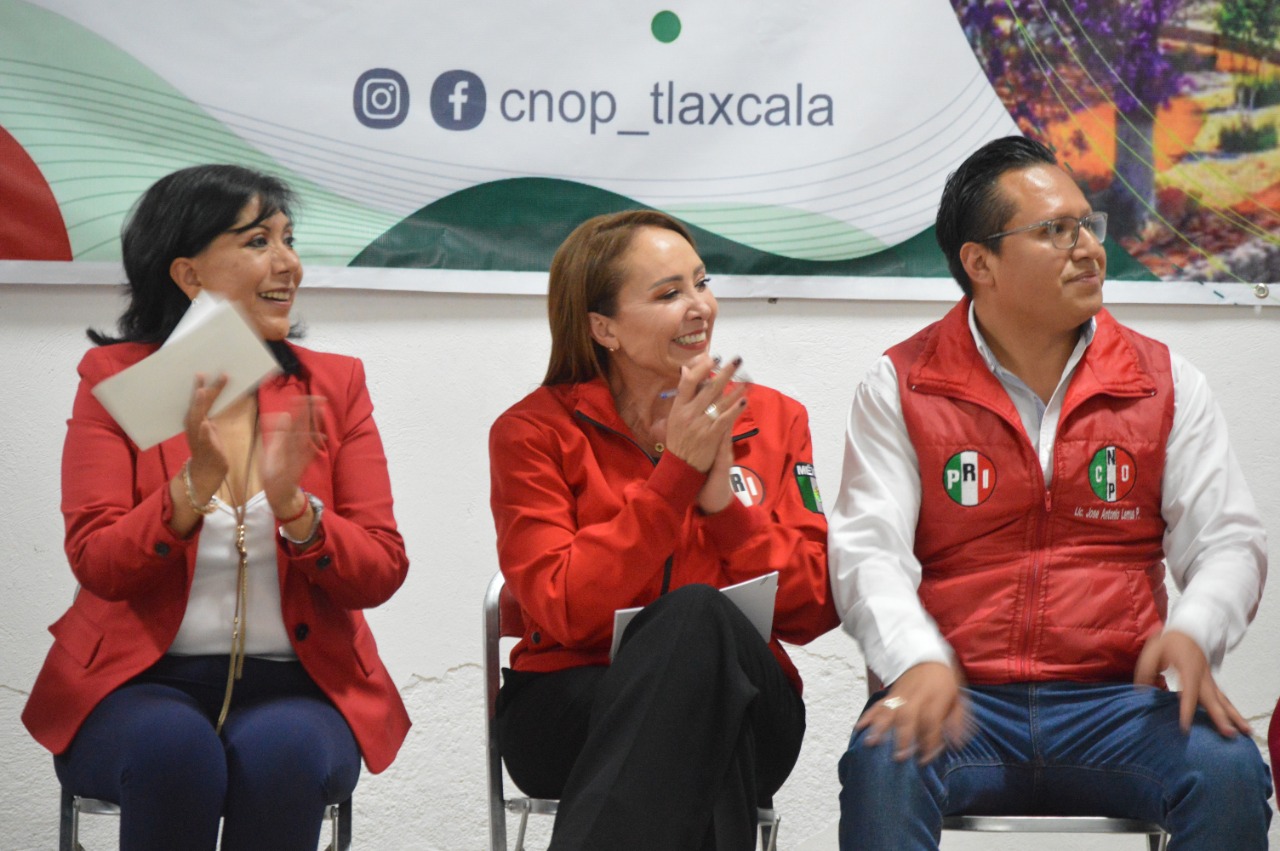 En gira de unidad priísta Cristina Ruiz Sandoval, líder nacional de la CNOP, visitó Tlaxcala